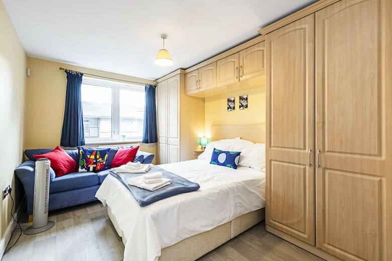 Ash Cosy Apartments 1 - Settlers Court