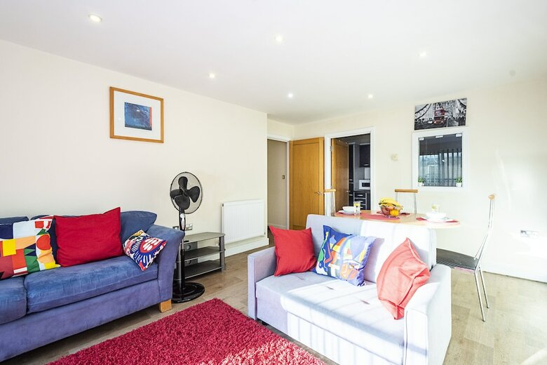 Ash Cosy Apartments 1 - Settlers Court