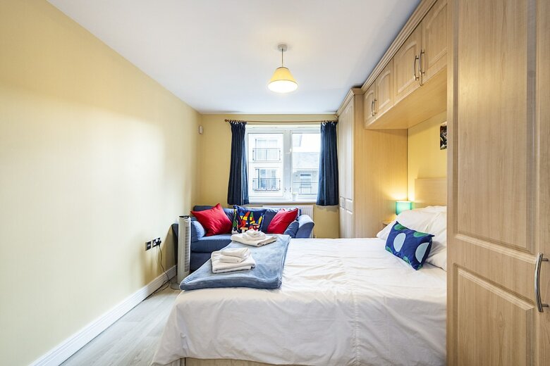 Ash Cosy Apartments 1 - Settlers Court