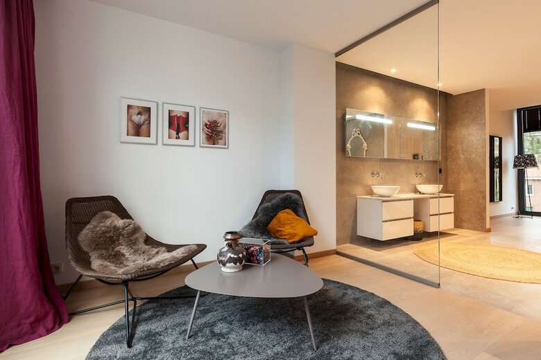 Apartamentos Unit 3 - Modern Smart Home Triplex Private Garden & Parking