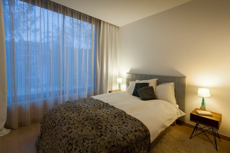 Apartamentos Unit 3 - Modern Smart Home Triplex Private Garden & Parking