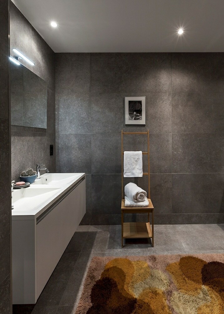 Apartamentos Unit 3 - Modern Smart Home Triplex Private Garden & Parking