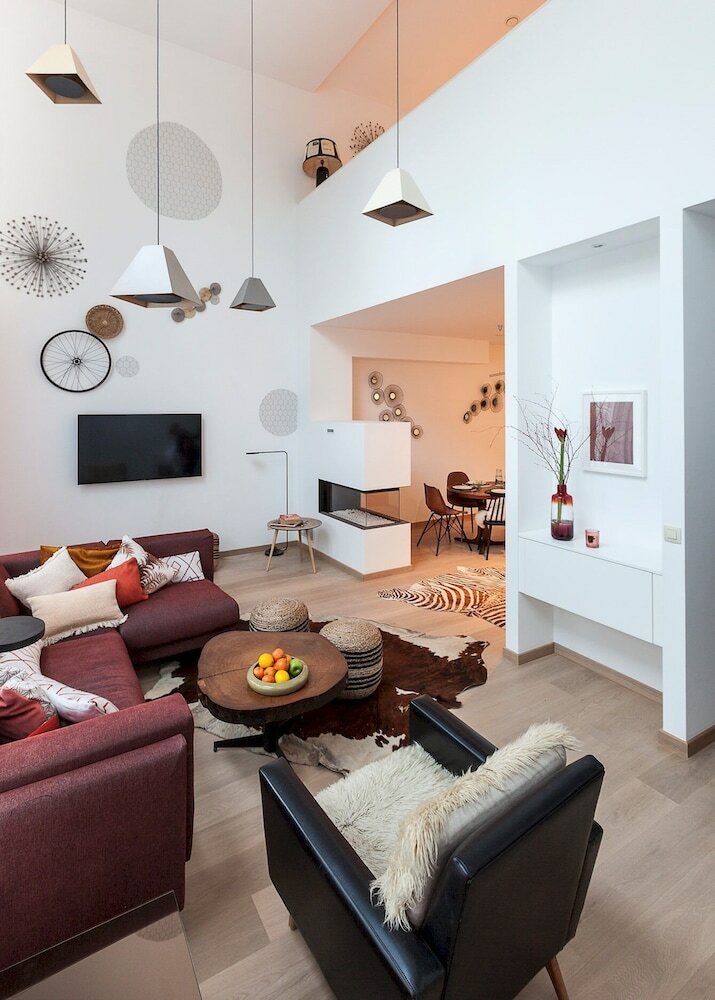 Apartamentos Unit 3 - Modern Smart Home Triplex Private Garden & Parking