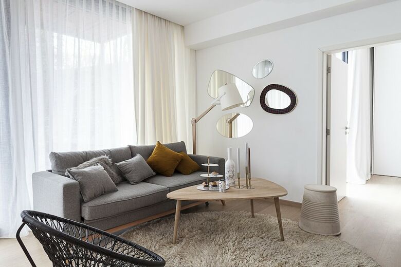 Apartamentos Unit 1 - Stylish Smart Home With Jacuzzi & Private Parking
