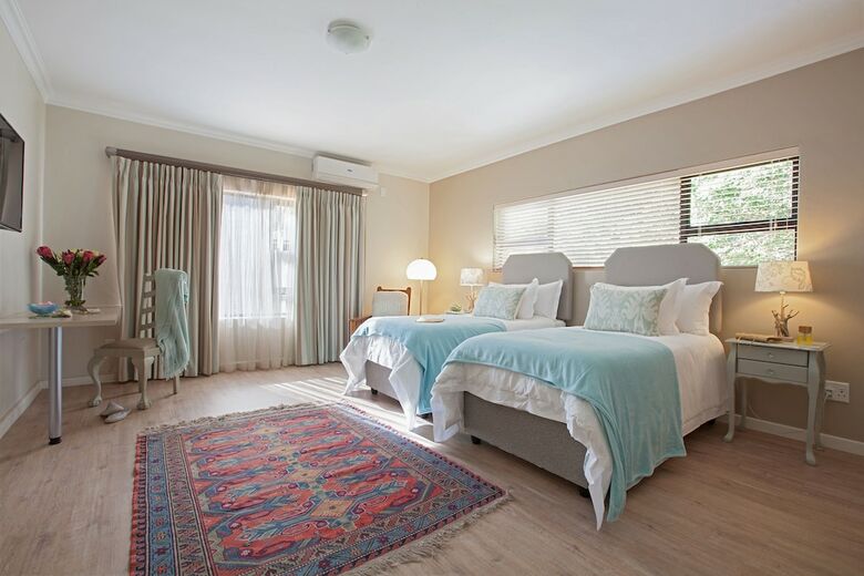 Bed & Breakfast Paperbark Manor