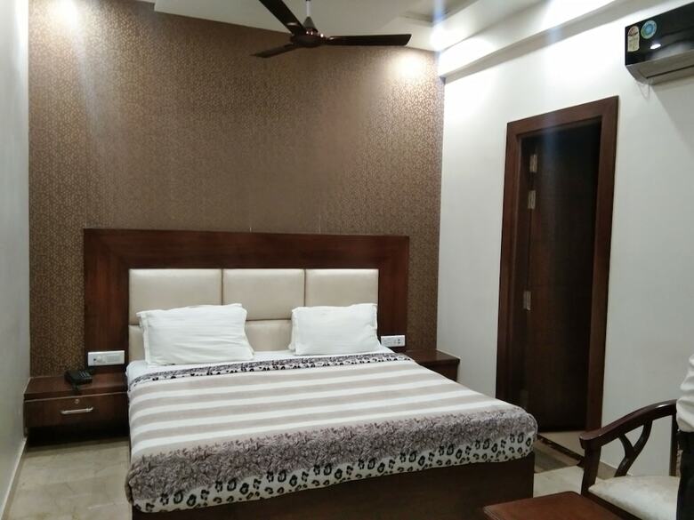 Hotel R P