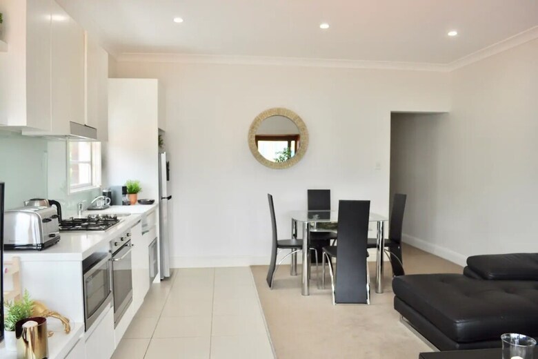 Apartamentos 2 Bedroom Home In Kirribilli With A Great View