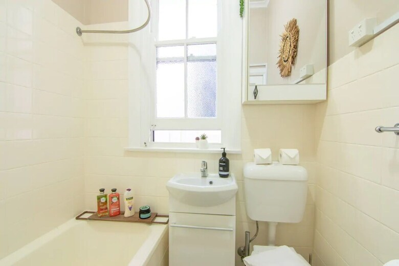 Cosy Apartment Walking Distance To Manly Beach