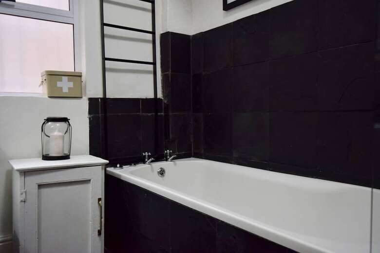 Characterful And Stylish 3 Bedroom Home In Green Point