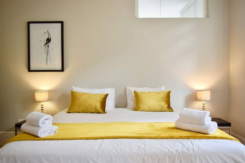 Characterful And Stylish 3 Bedroom Home In Green Point