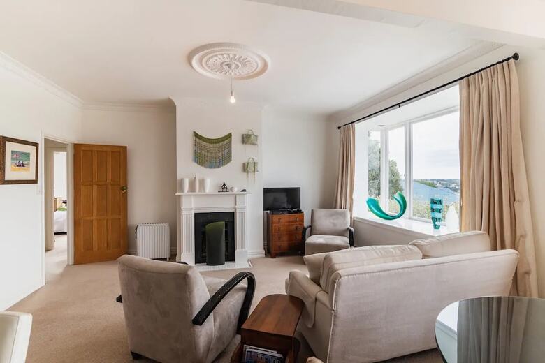Boutique Apartment In Newmarket