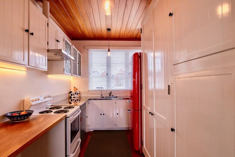 Boutique Apartment In Newmarket