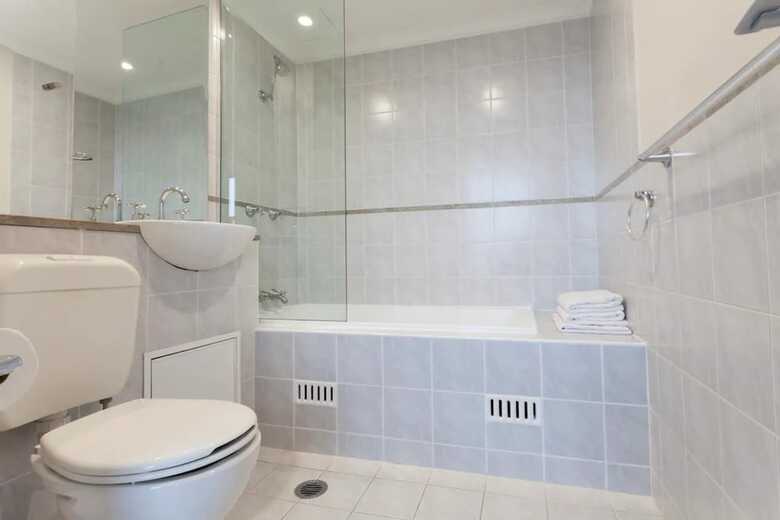 Surry Hills 1 Bedroom Apartment. In Convenient Location