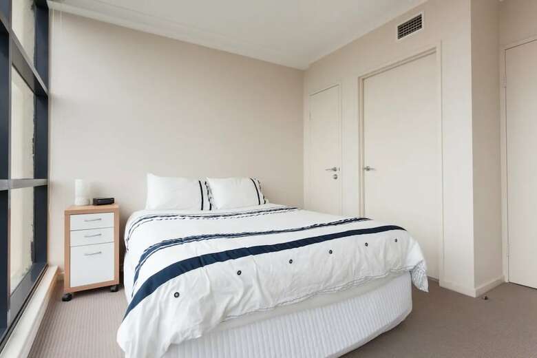Surry Hills 1 Bedroom Apartment. In Convenient Location