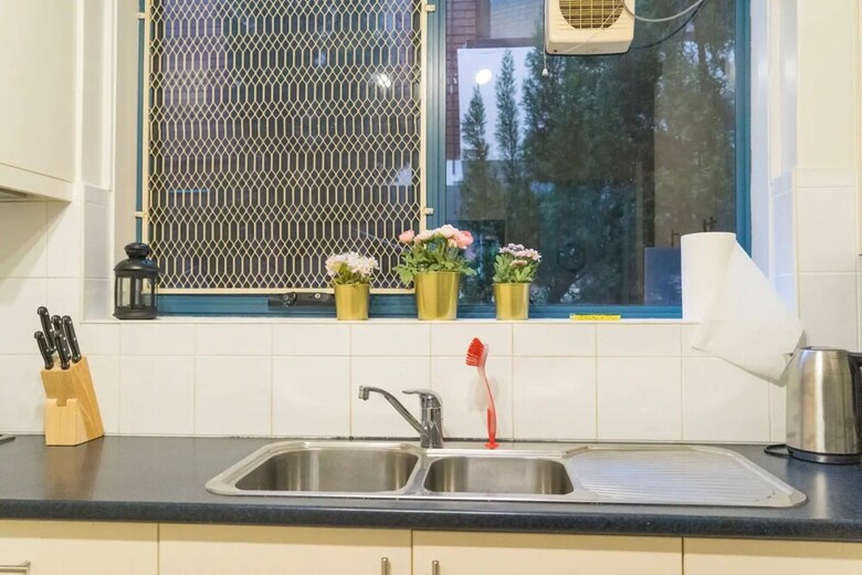 Comfortable New 2 Bedroom Apartment By St Kilda Pier