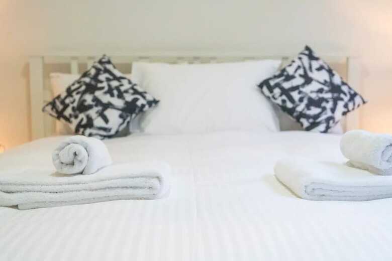 Comfortable New 2 Bedroom Apartment By St Kilda Pier