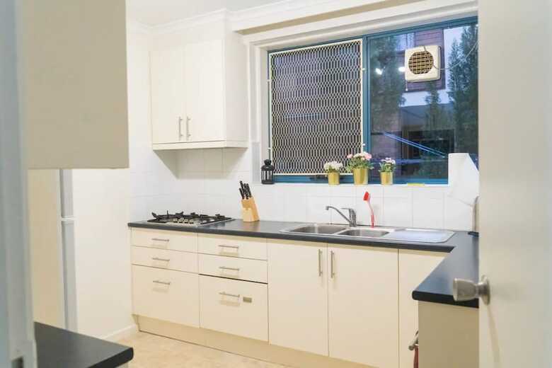 Comfortable New 2 Bedroom Apartment By St Kilda Pier