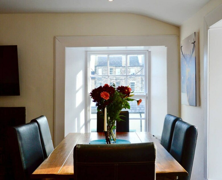 New Town Apartment Close To City Centre
