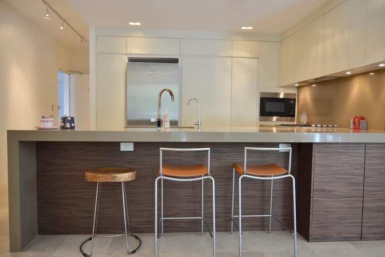 Luxurious 3 Bedroom Apartment With Parking Near Cbd