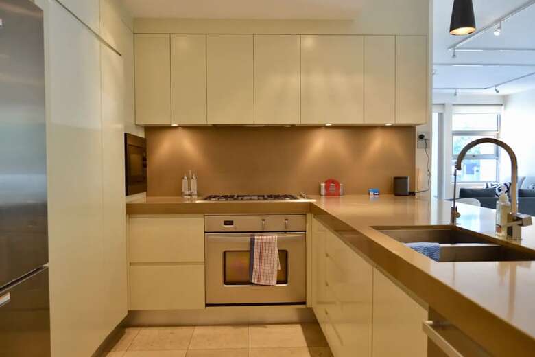 Luxurious 3 Bedroom Apartment With Parking Near Cbd