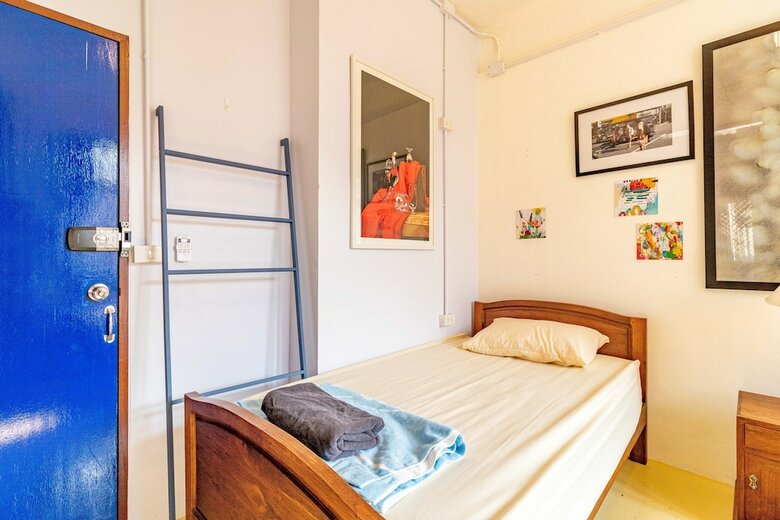 Hostal Moong Samyan Hostel And Gallery