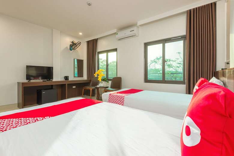 Oyo 1011 Orchids 4 Hotel