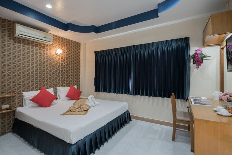 S.a.m Amber Hotel