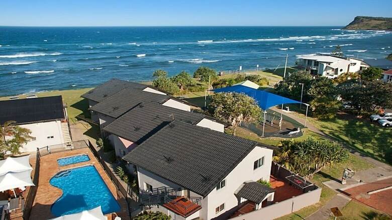 10t Beachfront Apartments