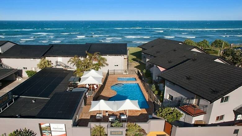 10t Beachfront Apartments
