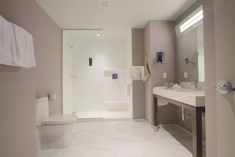 Hotel Courtyard By Marriott Montreal Brossard