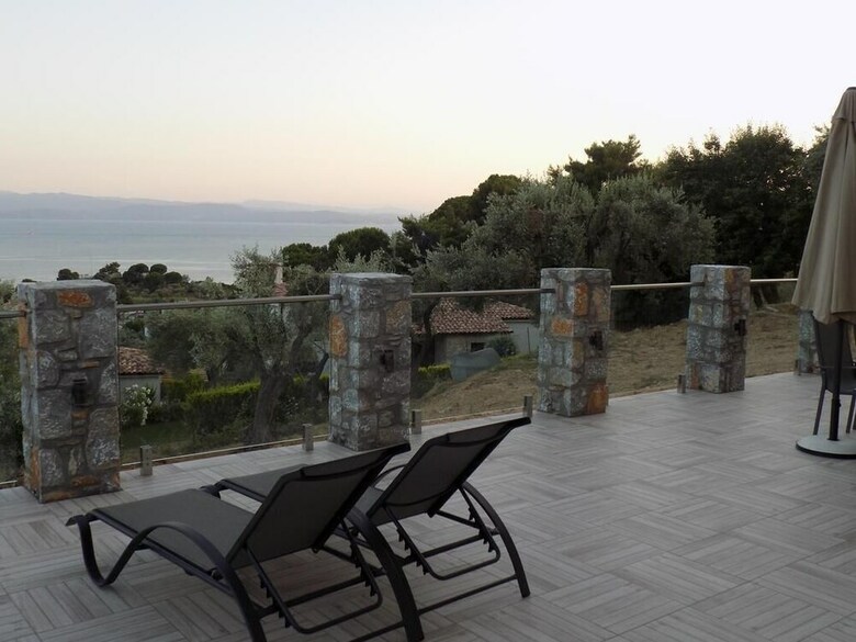 Kolios Hillside Villa