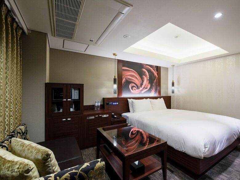 Meguro Holic Hotel