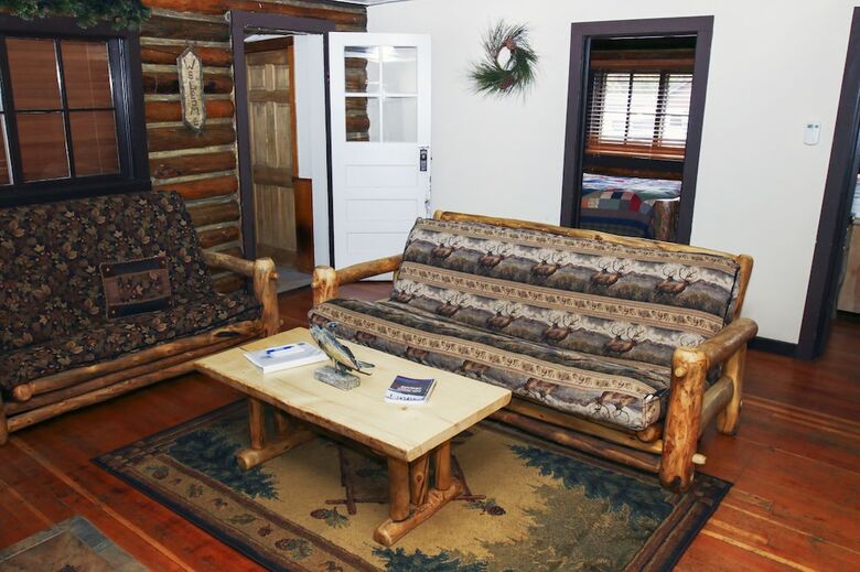 Triple R Cottages: 1