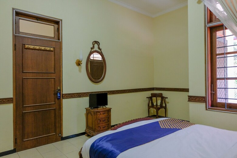 Hotel Spot On 1767 Villa Anggur Panderman