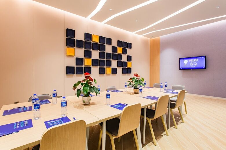 Hotel Holiday Inn Express Jiangmen Jianghai