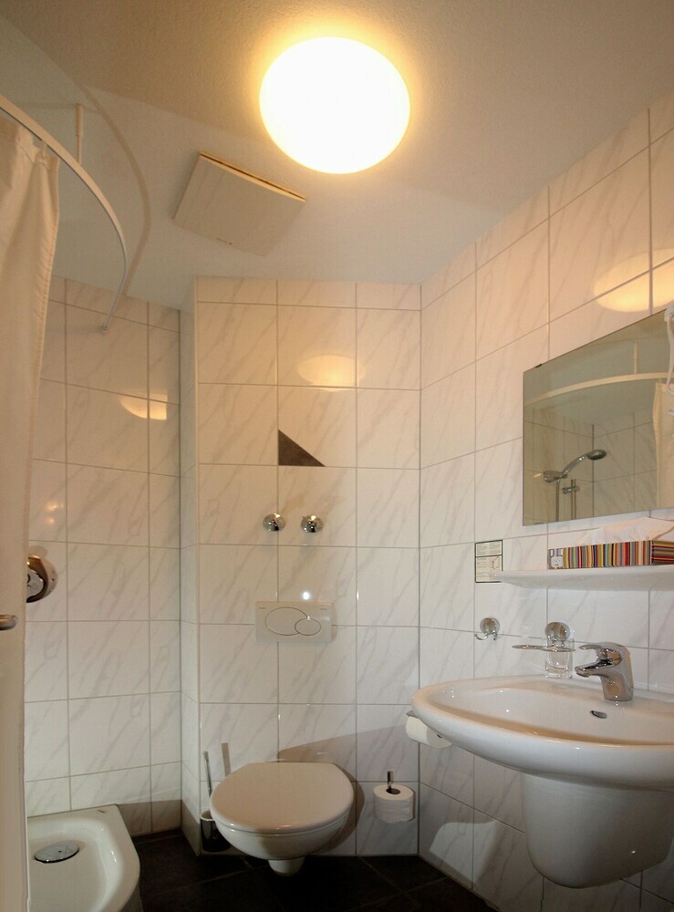 Hotel Axion
