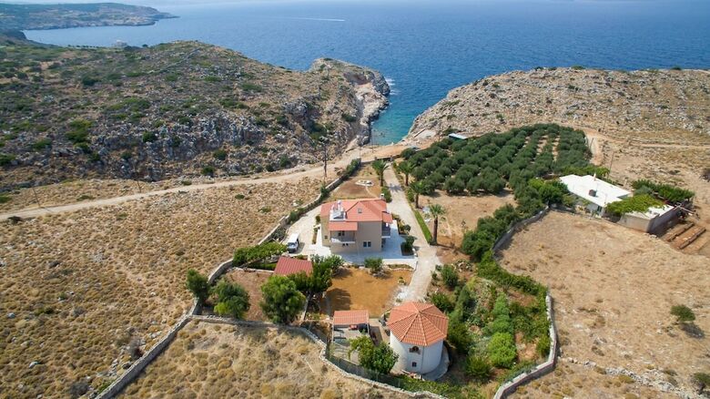 Villa Koutalas - Majestic Sunsets Over The Pool