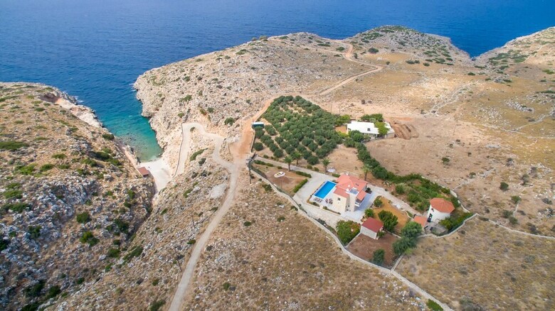 Villa Koutalas - Majestic Sunsets Over The Pool