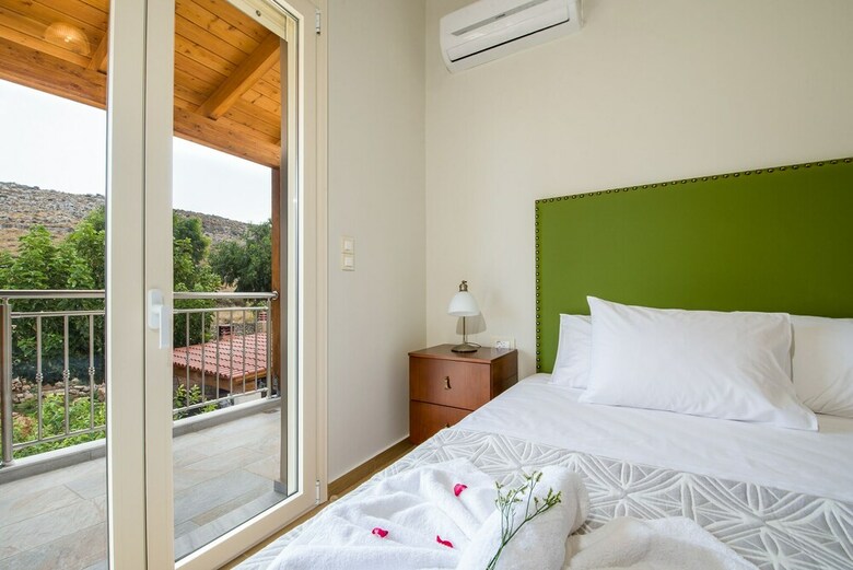 Villa Koutalas - Majestic Sunsets Over The Pool