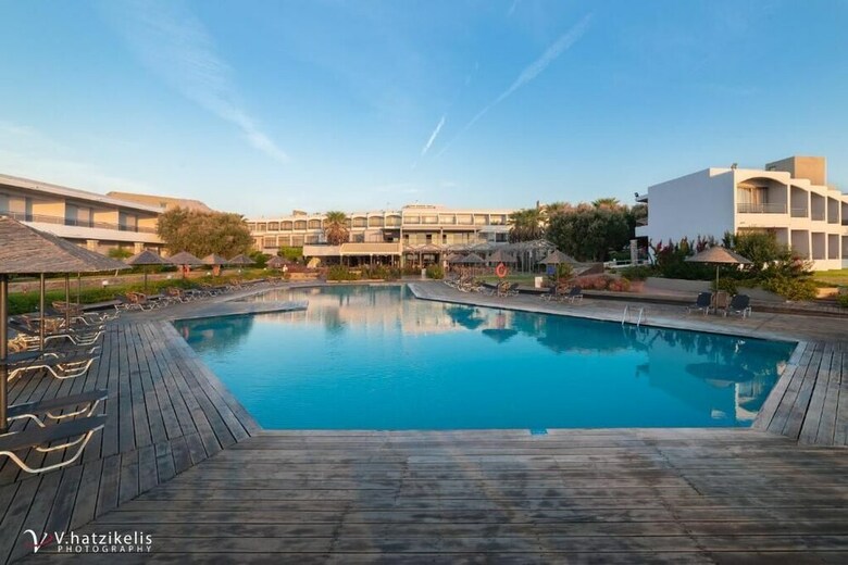 Lutania Beach Hotel