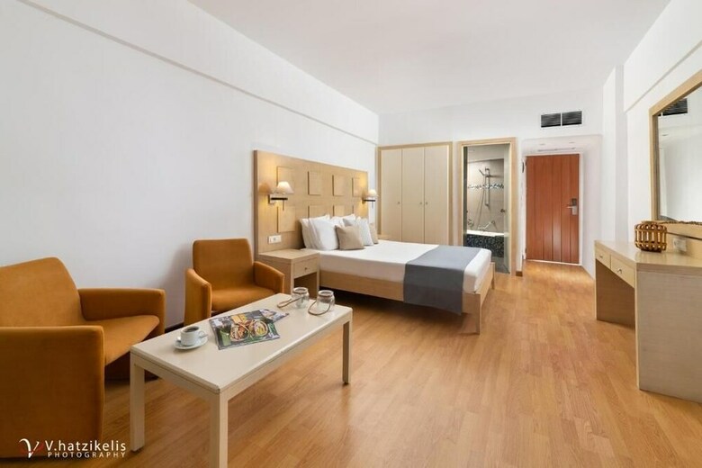 Lutania Beach Hotel