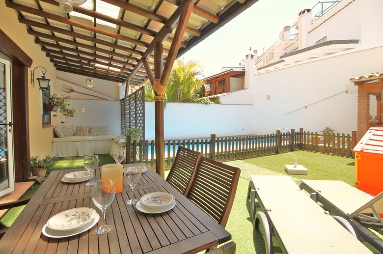 1096 Villa Mirto