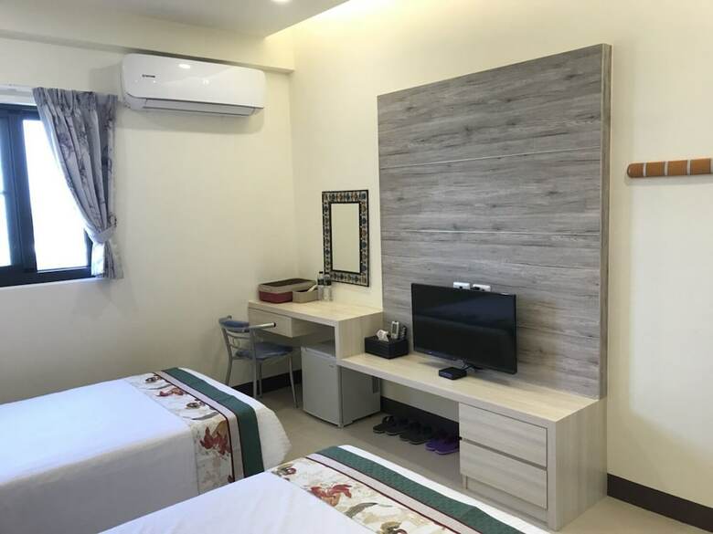 Hotel Travel Happiness Homestay