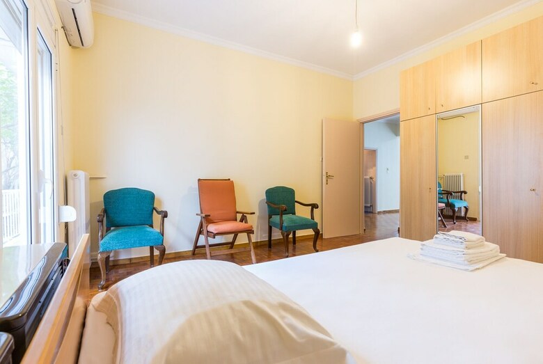 Classy Apartment With 2 Bedrooms In Petralona