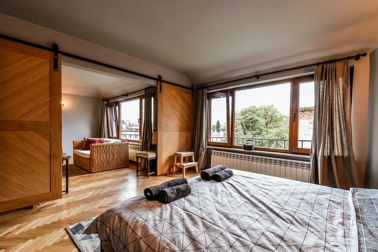 Fm Luxury 3-bdr Apartment - 3 Levelled Home