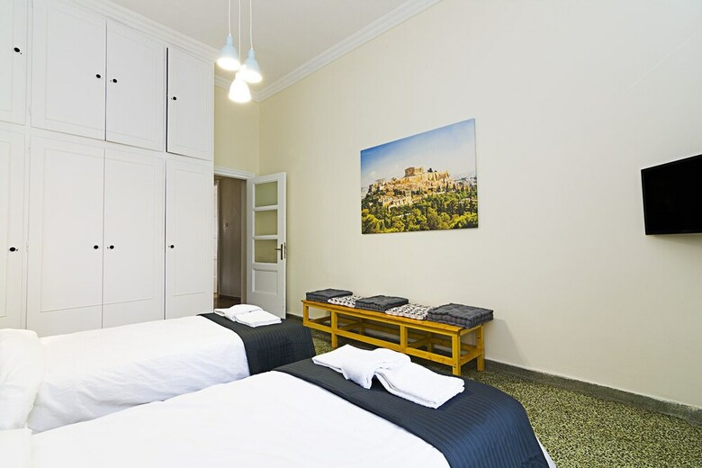 Hippy Decorated 2 Bedrooms Apartment