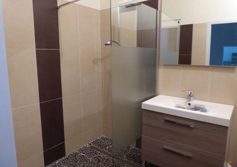 Maisons Enti�res Dans Grand Domaine