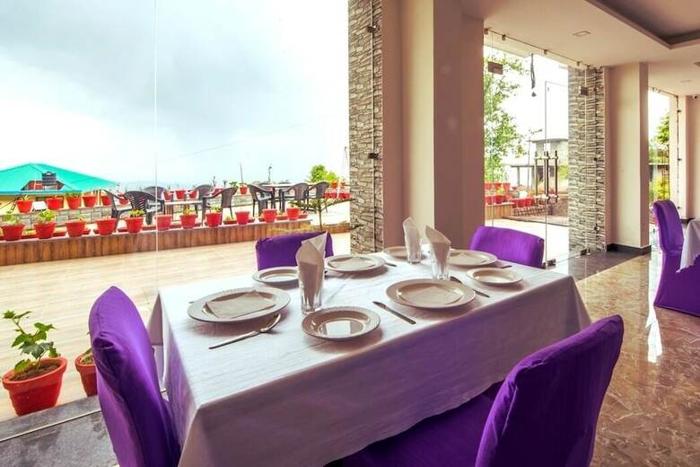 Hotel Dal Lake Resort