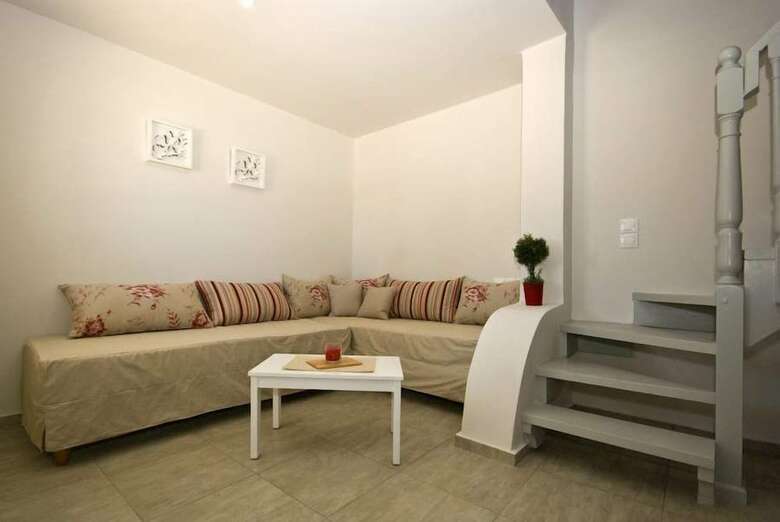 Aparthotel Alafouzos Studios