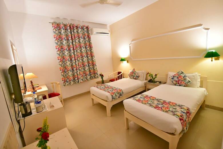 Hotel Pride Kadamb Kunj Resort - Bharatpur